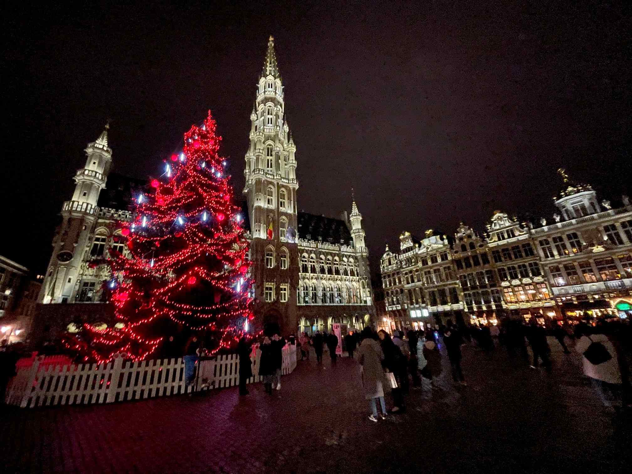 Encendido de luces en la Grand Place de Bruselas