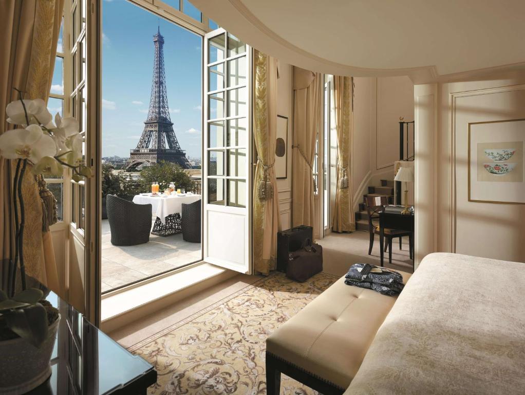 Hoteles con vistas a la Torre Eiffel - Shangri La Paris