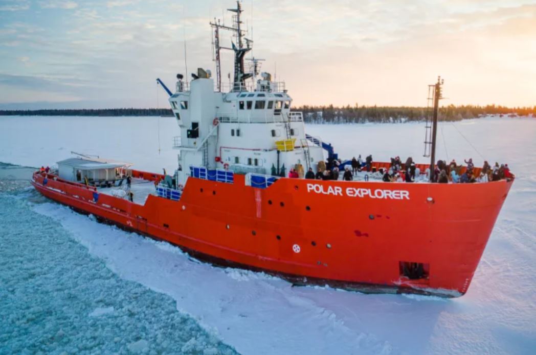 Actividades unicas que hacer en Laponia - barco rompehielos