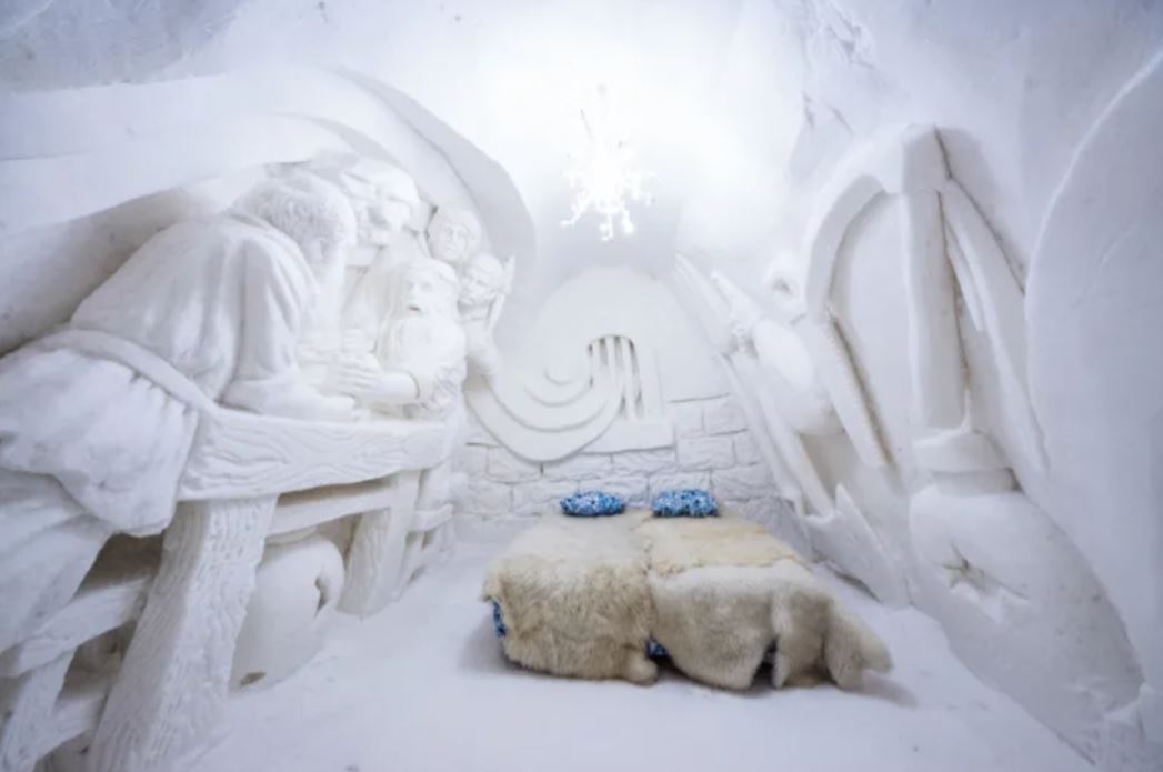 Actividades unicas que hacer en Laponia - castillo de hielo de Kemi