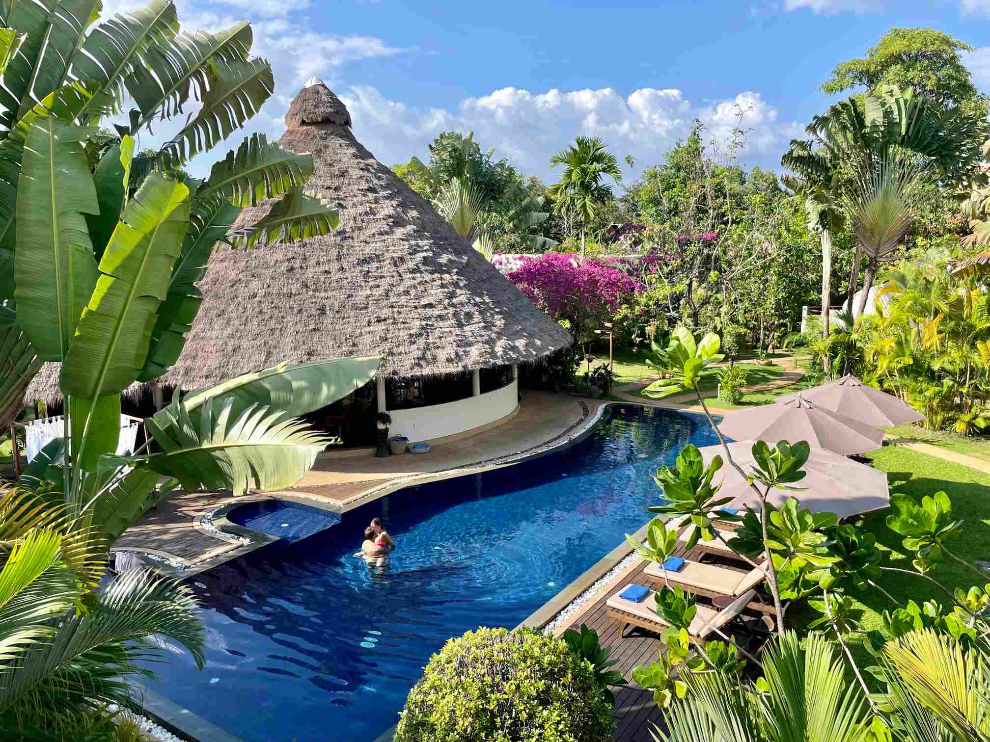 Donde alojarse en Siem Reap - Navutu Dreams Resort piscinas