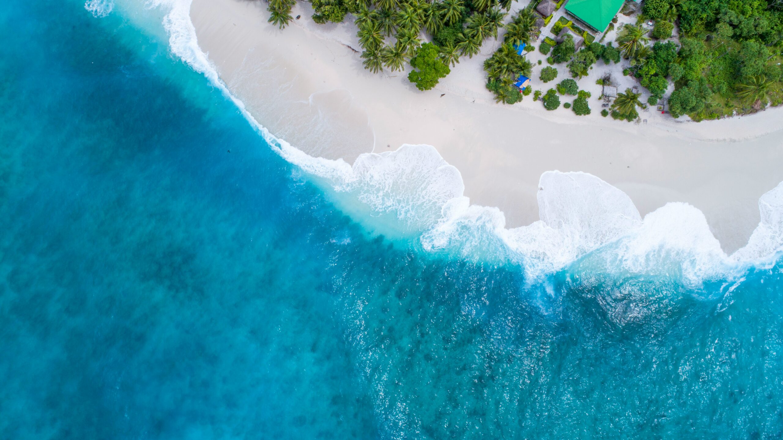 Maldivas 2026: ¿Resort Privado o Isla Local?